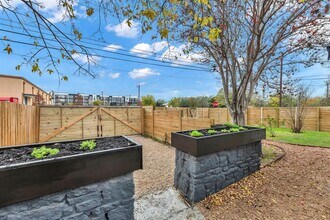 6200 Kasper St in Austin, TX - Building Photo - Building Photo