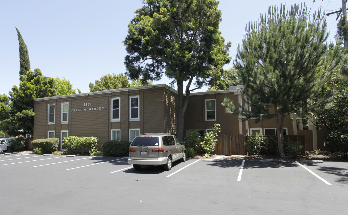 Ygnacio Gardens in Walnut Creek, CA - Foto de edificio