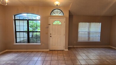 8800 Mountain Lake Dr S in Jacksonville, FL - Building Photo - Building Photo