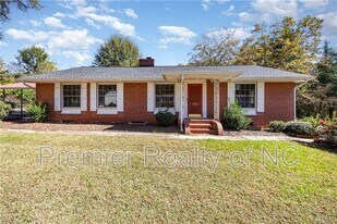 412 S Main St in Mocksville, NC - Building Photo