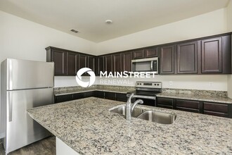 3077 Neverland Dr in New Smyrna Beach, FL - Foto de edificio - Building Photo
