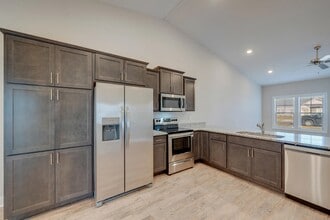 Allen Ridge Townhomes in Greenville, NC - Foto de edificio - Building Photo