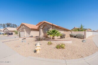 7910 W Adobe Dr in Glendale, AZ - Building Photo - Building Photo