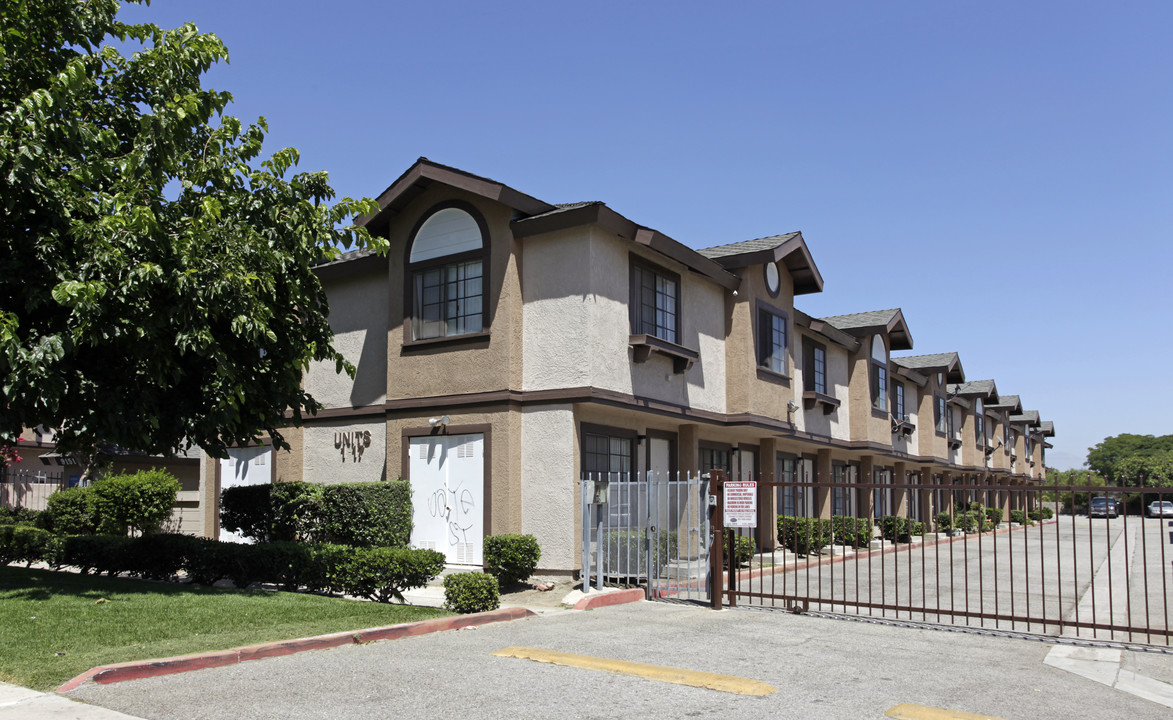 Summer Breeze Apartments in Fontana, CA - Building Photo