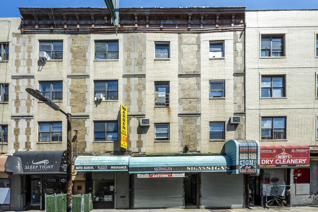 5215 New Utrecht Ave in Brooklyn, NY - Building Photo