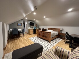 19439 Timberline Dr, Unit Cozy Alaska Mountain Stay Apartments