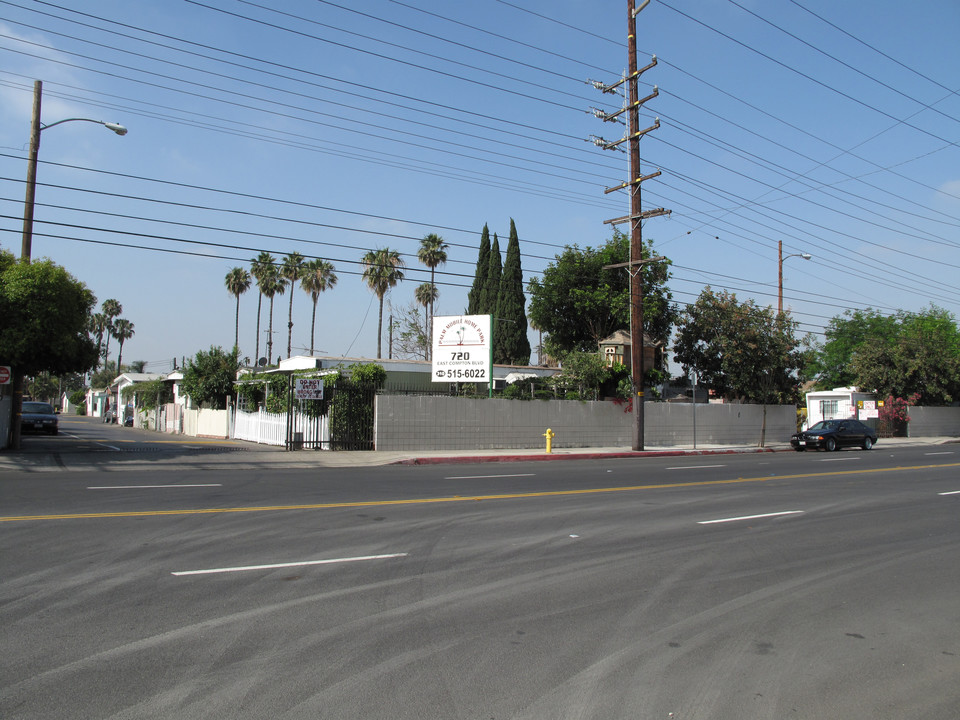 702 E Compton Blvd in Rancho Dominguez, CA - Foto de edificio