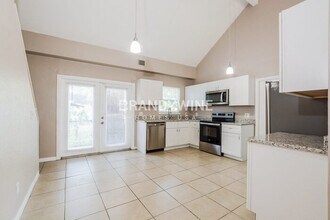 700 E 7th St in Sanford, FL - Foto de edificio - Building Photo