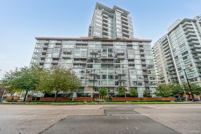 property at 1618 Quebec St