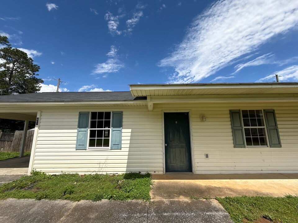 49 Bert Rd NE in Rome, GA - Foto de edificio
