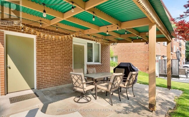 property at 85 Harshaw Ave