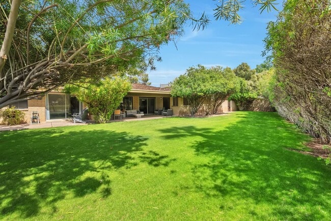 property at 2115 E Balboa Dr