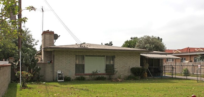 3640-3644 Cogswell Rd in El Monte, CA - Foto de edificio - Building Photo