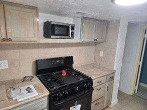 35 Bugbee St in Plainville, MA - Building Photo - Building Photo