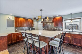 1 Virginia Rd in Syosset, NY - Building Photo - Building Photo