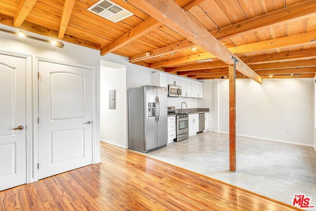 property at 1252 W 1st St