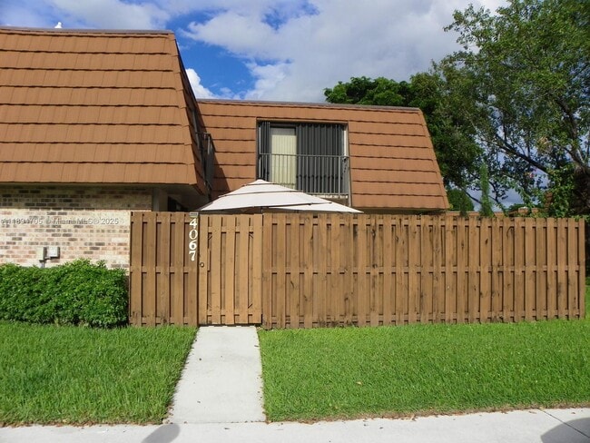 property at 4067 Wimbledon Dr