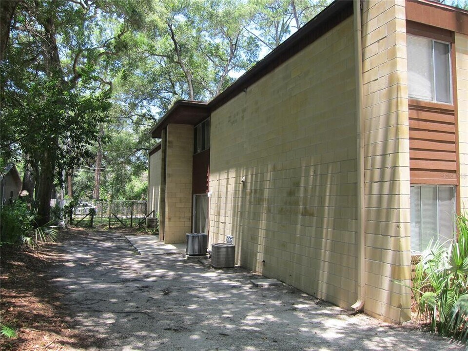 300 NW 20th Ave in Gainesville, FL - Building Photo