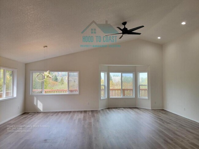 830 Howard Dr in Clatskanie, OR - Building Photo - Building Photo