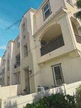 1608 Santa Paulina in San Diego, CA - Building Photo - Building Photo