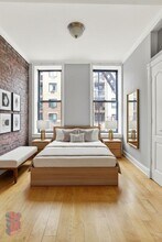 42 Avenue B, Unit 1/2FN in New York, NY - Building Photo - Building Photo