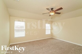8715 Ritter Lodge in San Antonio, TX - Building Photo - Building Photo