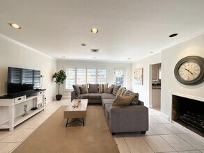 2632 NE 30th St in Fort Lauderdale, FL - Foto de edificio - Building Photo