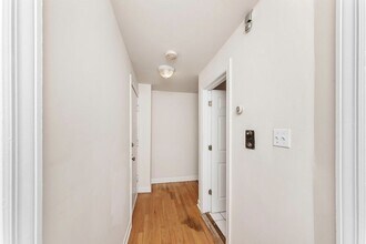 550 W Aldine Ave in Chicago, IL - Building Photo - Building Photo