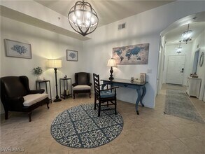 2720 Cypress Trace Cir in Naples, FL - Foto de edificio - Building Photo