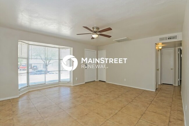 1901 W Castle Dr in Tucson, AZ - Building Photo - Building Photo