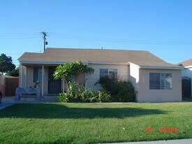 11307 Highdale St in Norwalk, CA - Building Photo
