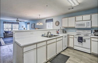 1278 River Oaks Dr, Unit 10B in Myrtle Beach, SC - Building Photo - Building Photo
