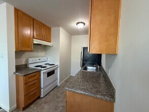 3232 14th Ave in Oakland, CA - Building Photo - Building Photo