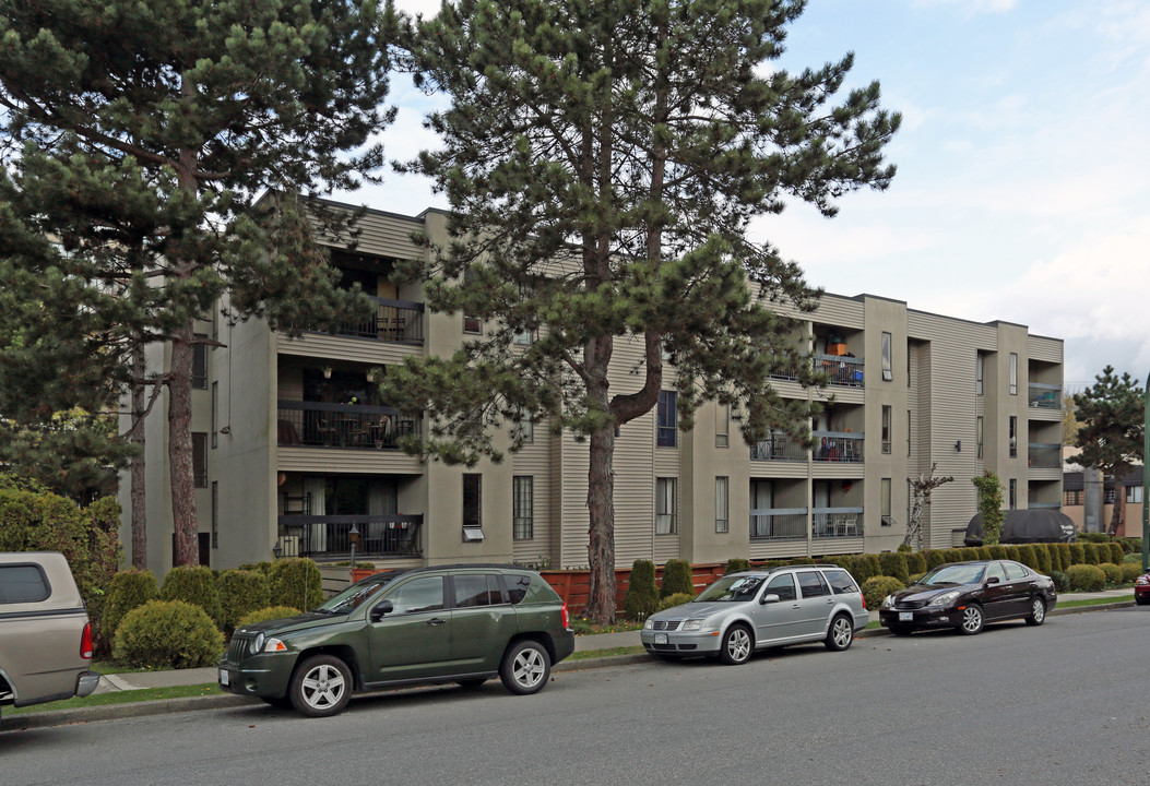 Westside Estates in Vancouver, BC - Building Photo