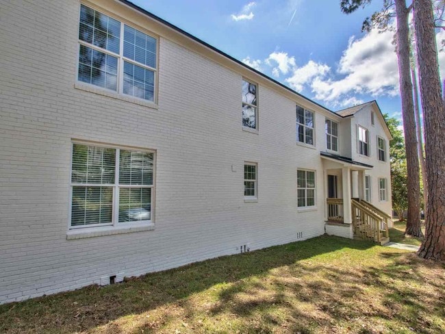 500-B E College Ave