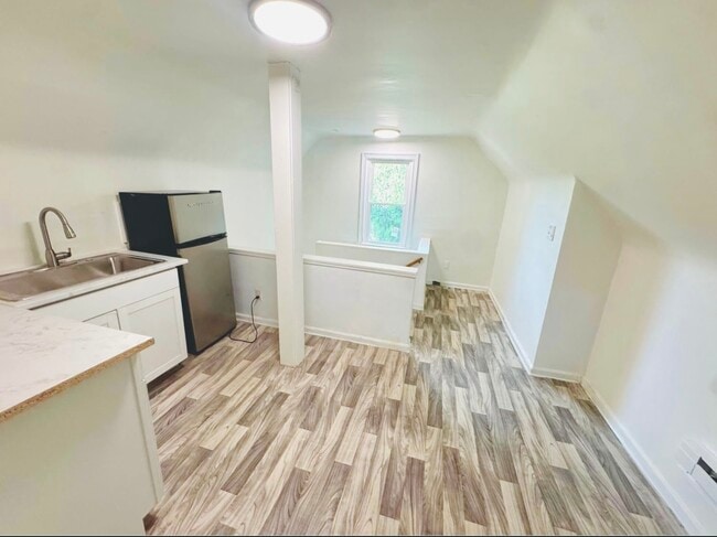 2065 W 85th St, Unit 3
