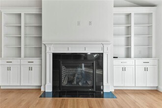 95 Honeysuckle Rd in Warwick, RI - Building Photo - Building Photo