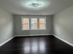 3247 W Thomas St in Chicago, IL - Building Photo - Building Photo