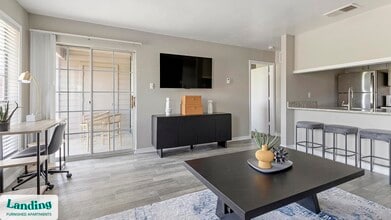 6000 Randolph Blvd in San Antonio, TX - Building Photo - Building Photo