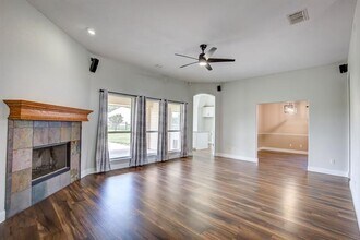 262 Saddlebrook Ct in Rhome, TX - Building Photo - Building Photo