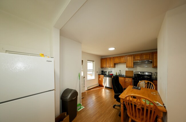 17 Princeton St, Unit 3 in Somerville, MA - Building Photo - Building Photo