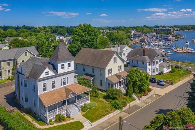 property at 3 Betts Pl