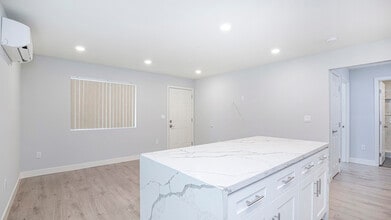 12258 Vanowen St in North Hollywood, CA - Building Photo - Building Photo