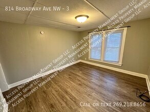 814 Broadway Ave NW in Grand Rapids, MI - Building Photo - Building Photo