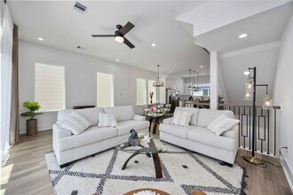 1937 Knoll St in Houston, TX - Building Photo - Building Photo