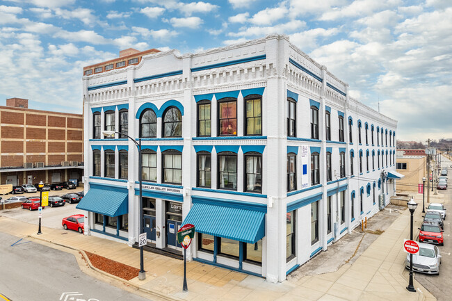 Founders Park Lofts in Springfield, MO - Foto de edificio - Primary Photo