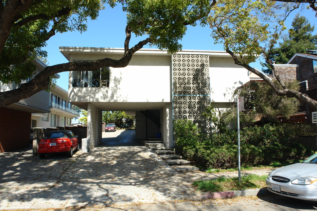 1519 Hearst Ave in Berkeley, CA - Foto de edificio