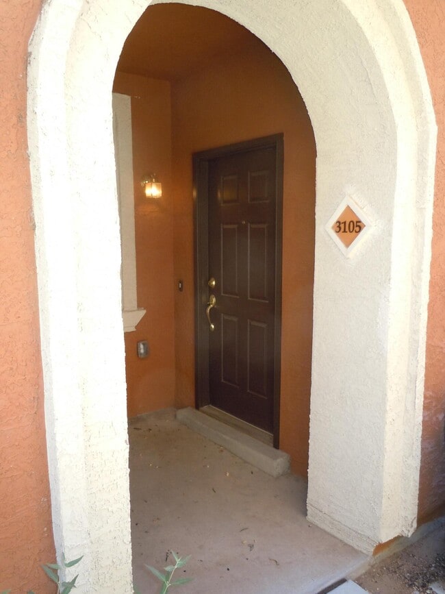 601 Menaul Blvd NE in Albuquerque, NM - Building Photo - Building Photo