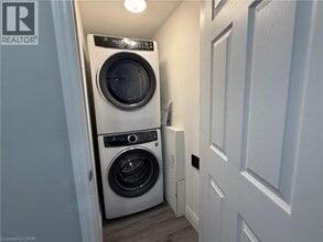 198 Glennie Ave in Hamilton, ON - Building Photo - Building Photo