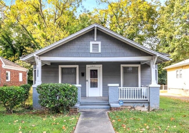 property at 2360 N Patterson Ave